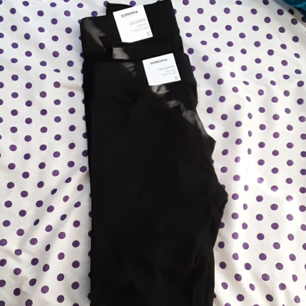 2 pairs of plain black leggings